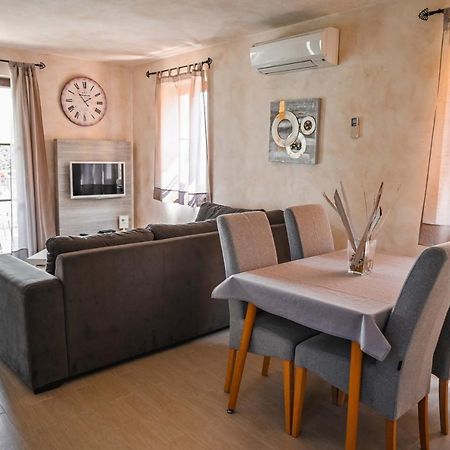Teo Apartments Funtana Luaran gambar