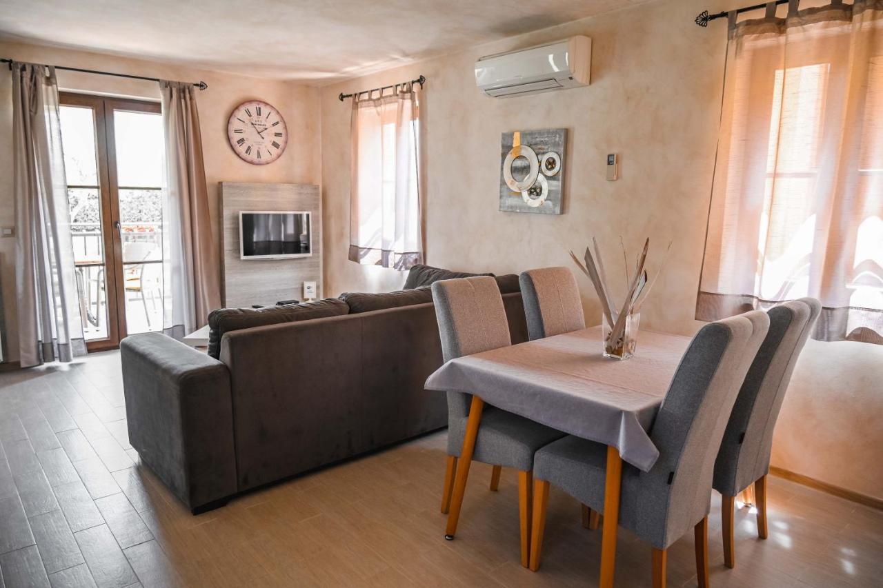 Teo Apartments Funtana Luaran gambar
